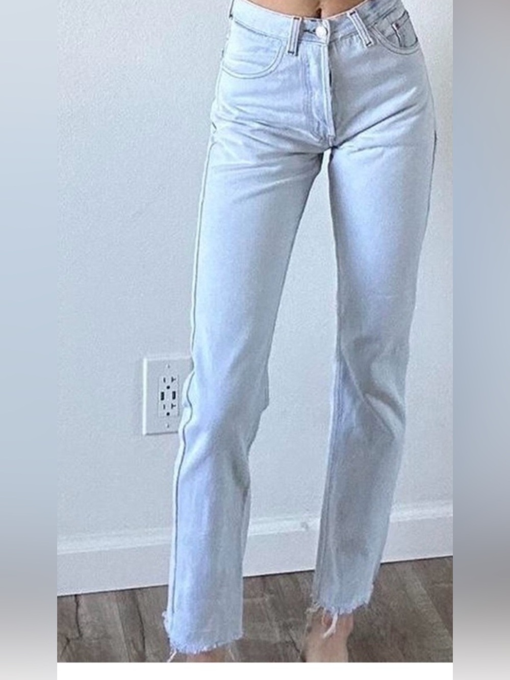 Vtg Levi’s - Style is Super Trending High Rise | 25 waist | 29 inseam